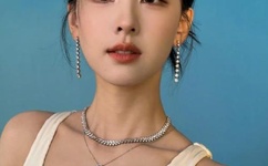 迈开腿尝尝你的草莓汁的图片